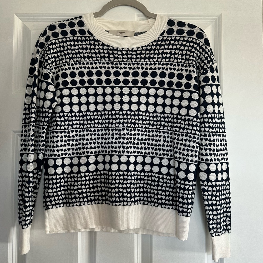 The LOFT long sleeve sweater Size